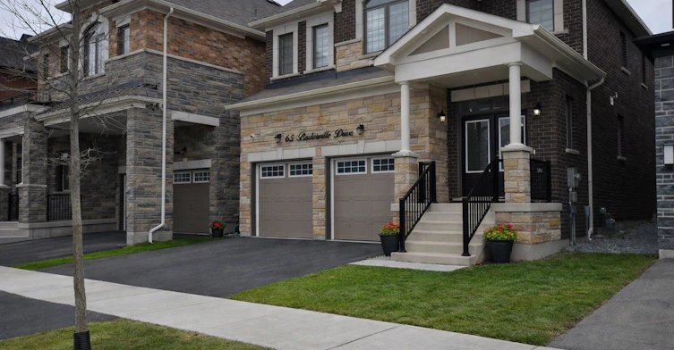 65 Barkerville Drive, Whitby, ON, L1P 0L8 - 2