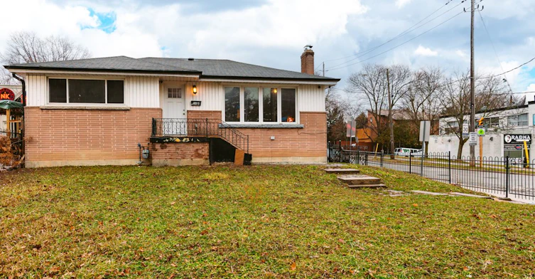 ENTIRE PROPERTY-240 Markham Road, Toronto, ON, M1J 3C2