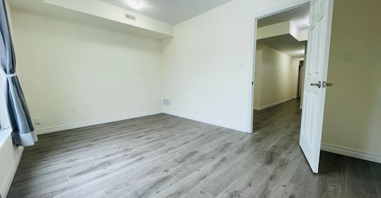 2A-721 Danforth Avenue, Toronto, ON, M4J 1L2 - 4