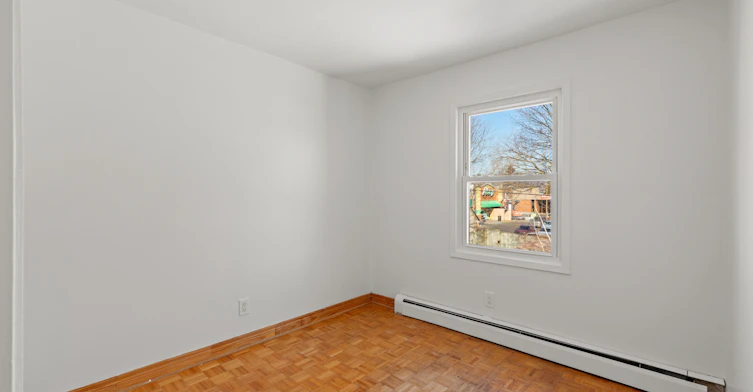 Upper-120 Stephenson Avenue, Toronto, ON, M4C 1G4 - 12