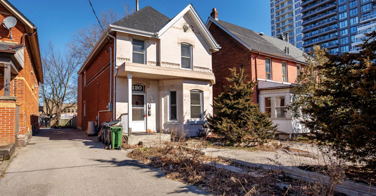 Upper-120 Stephenson Avenue, Toronto, ON, M4C 1G4 - 18