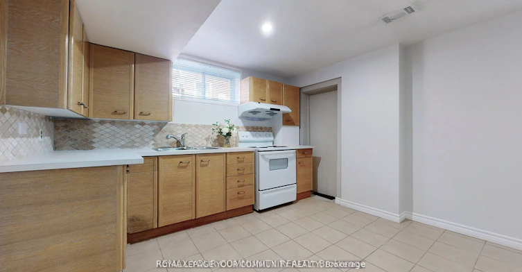 Bsmt-41 Shropshire Drive, Toronto, ON, M1P 1Y8 - 10