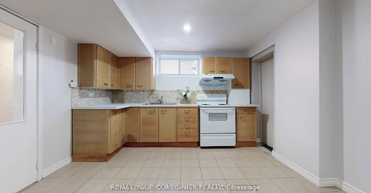 Bsmt-41 Shropshire Drive, Toronto, ON, M1P 1Y8 - 11