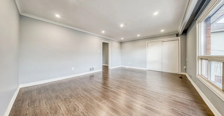 588 Warden Avenue, Toronto, ON, M1L 3Z3 - 5