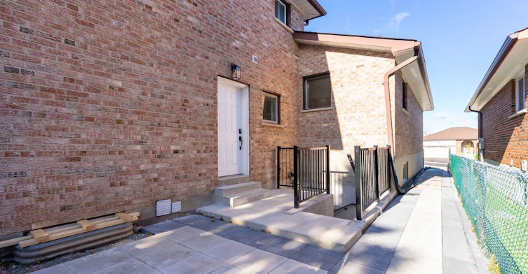 Main-15 Riant Street, Toronto, ON, M1M 3S8 - 24
