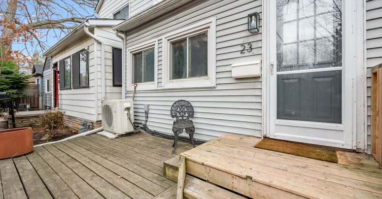 23 Kenworthy Avenue, Toronto, ON, M1L 3B1 - 2