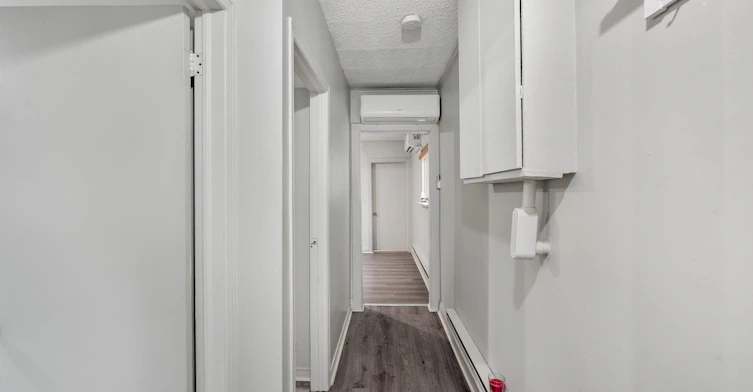 23 Kenworthy Avenue, Toronto, ON, M1L 3B1 - 4