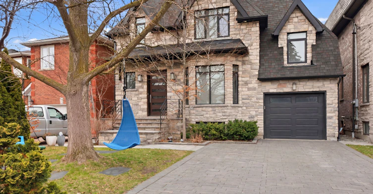Bsmt-64 Four Oaks Gate, Toronto, ON, M4J 2X2 - 3
