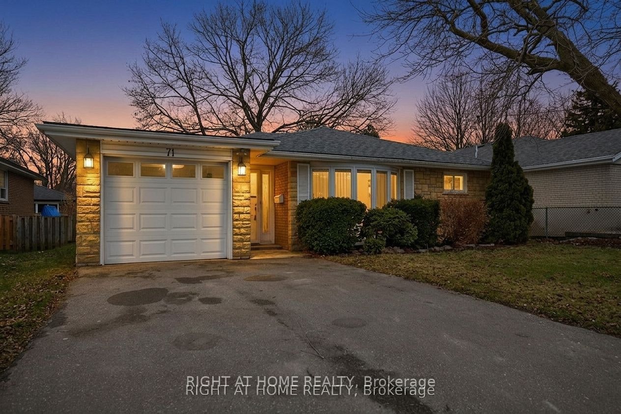 71 Banmoor Boulevard, Toronto, ON, M1J 2Z4