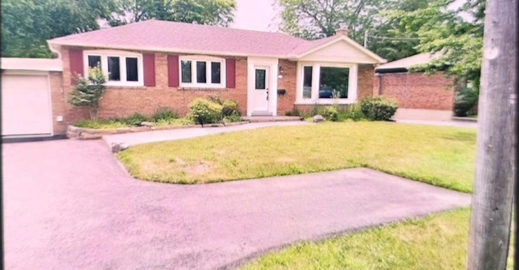Lower Level-312 Cochrane Street, Whitby, ON, L1N 5J3