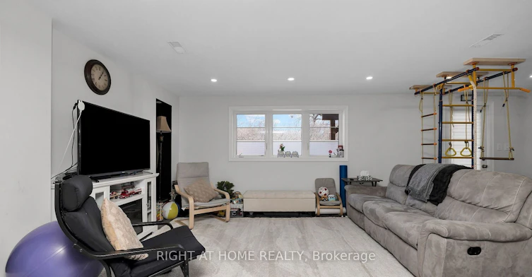 43 Westfield Drive, Whitby, ON, L1P 0E8 - 2