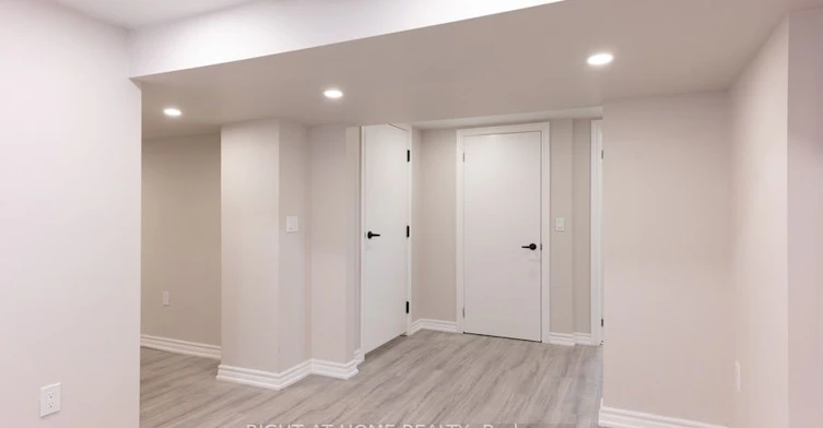 6 Bellvare Crescent, Toronto, ON, M1R 2M9 - 13