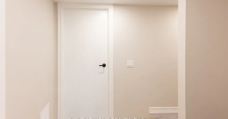 6 Bellvare Crescent, Toronto, ON, M1R 2M9 - 2