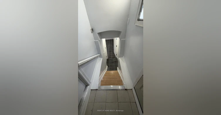 Basement-408 Strathmore Boulevard, Toronto, ON, M4C 1N5 - 11