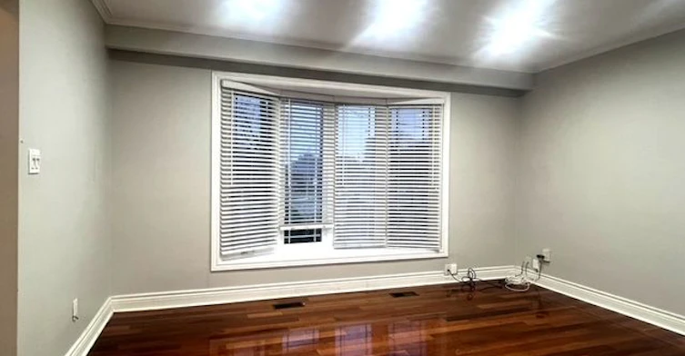 27 Safari Street, Toronto, ON, M1K 3R1 - 4