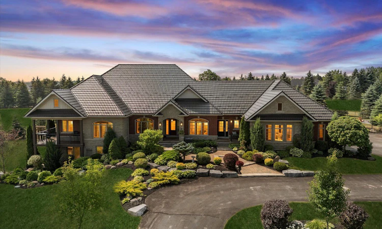 7 Clyde Court