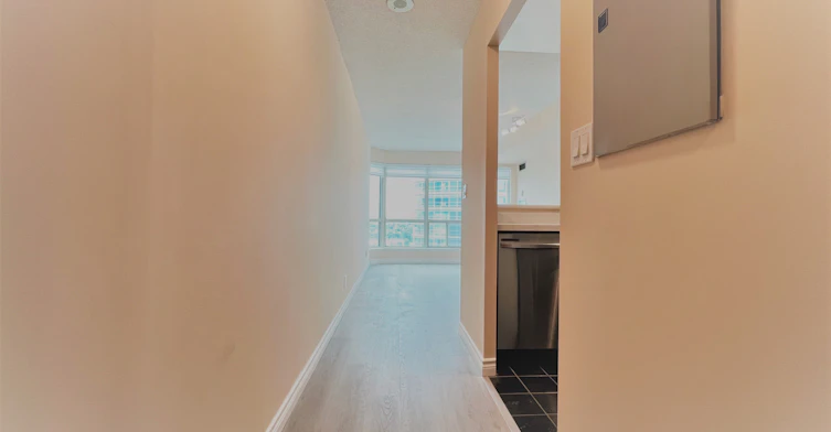 1702-8 Lee Centre Drive, Toronto, ON, M1H 3H8 - 3