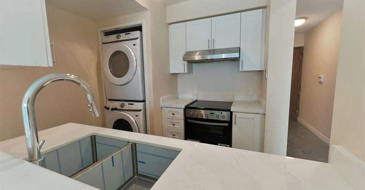 1702-8 Lee Centre Drive, Toronto, ON, M1H 3H8 - 8