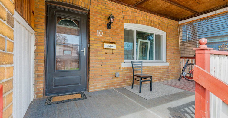 Lower-10 Dixon Avenue, Toronto, ON, M4L 1N3 - 14