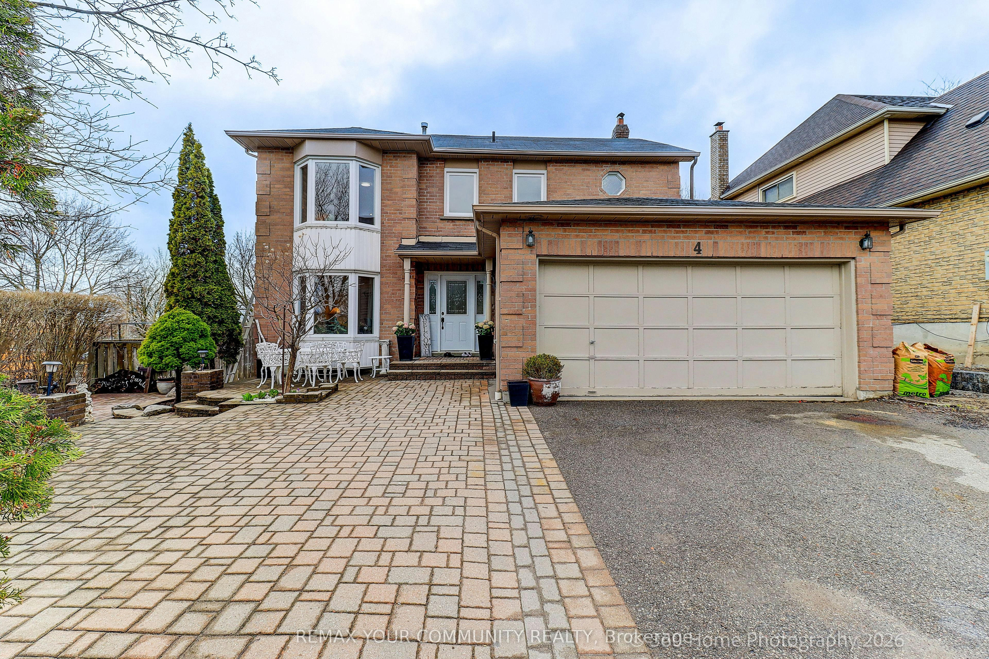 4 Mayflower Street S, Whitby, ON, L1N 8B1