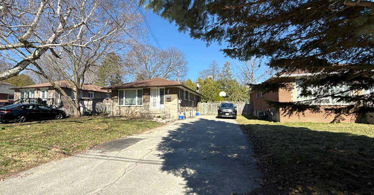 303 Wilson Road N, Oshawa, ON, L1G 6E4