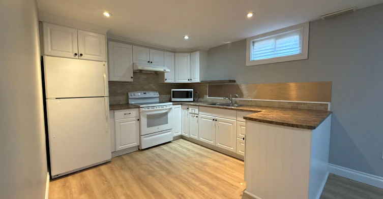 303 Wilson Road N, Oshawa, ON, L1G 6E4 - 8