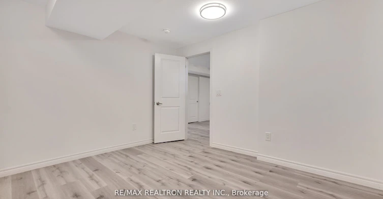 4 Oceanpearl Crescent, Whitby, ON, L1N 8Y5 - 8