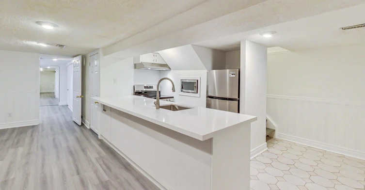 40 Tiago Avenue, Toronto, ON, M4B 2A1 - 3