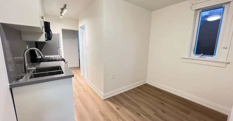 UNIT 2-82 Curzon Street, Toronto, ON, M4M 3B4 - 6