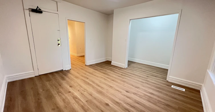 UNIT 2-82 Curzon Street, Toronto, ON, M4M 3B4 - 4