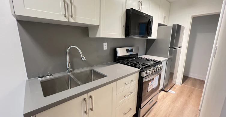 UNIT 2-82 Curzon Street, Toronto, ON, M4M 3B4 - 7