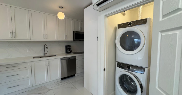 2nd Floor-2879 St Clair Avenue E, Toronto, ON, M4B 1N4 - 14