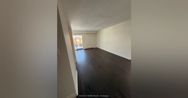 9-346 Elgin Court, Oshawa, ON, L1J 2P4 - 2