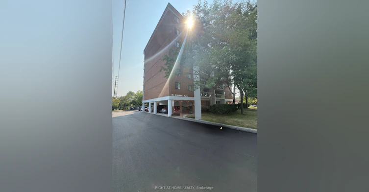 205-855 Wilson Road N, Oshawa, ON, L1G 7W6