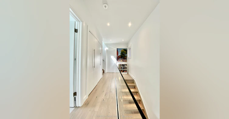 16 Woodlee Road, Toronto, ON, M4E 2R1 - 12