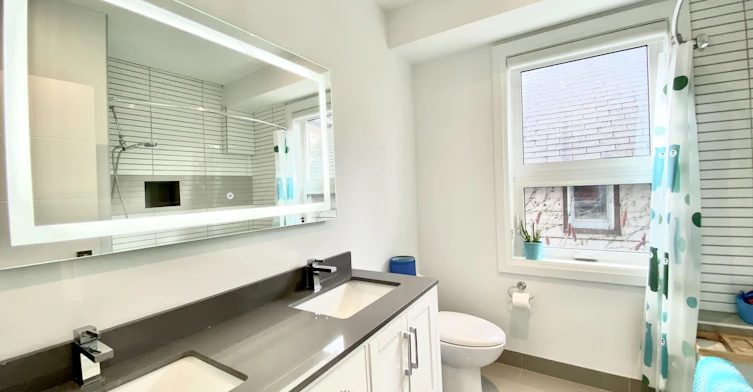16 Woodlee Road, Toronto, ON, M4E 2R1 - 14