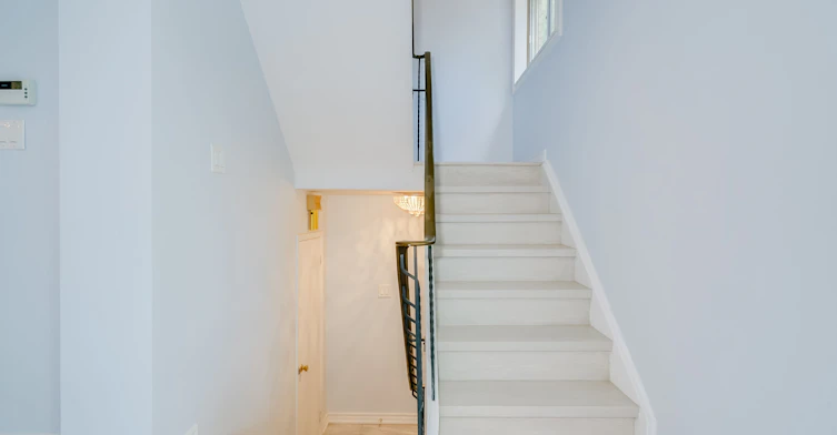 38 Osborne Avenue, Toronto, ON, M4E 3A9 - 8