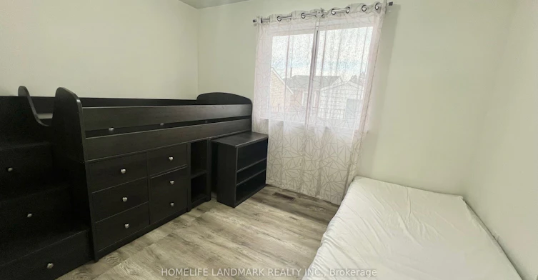Main Floor-81 United Square, Toronto, ON, M1B 2B9 - 9
