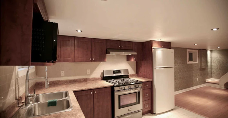 Bsmt-11 Ferrier Avenue, Toronto, ON, M4K 1M8 - 4
