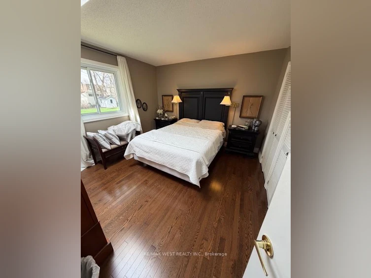 1184 Kingston Road, Pickering, ON, L1V 1B4 - 39