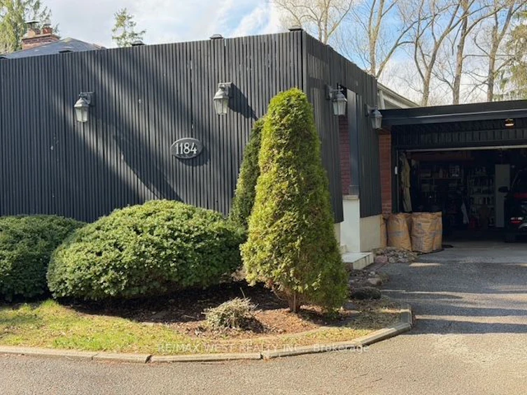 1184 Kingston Road, Pickering, ON, L1V 1B4 - 4