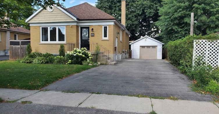 991 Hortop Street, Oshawa, ON, L1G 4P4