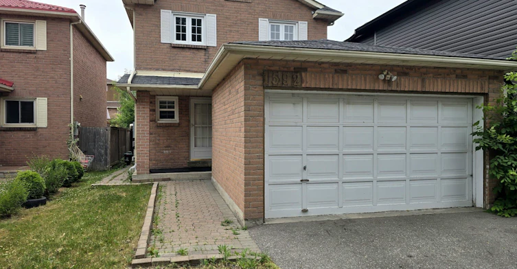 MAIN-1592 Marshcourt Drive, Pickering, ON, L1V 6G3