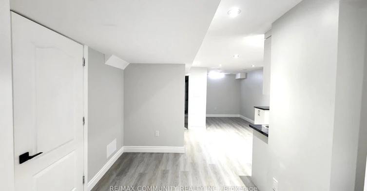 Lower-435 Stonegate Avenue, Oshawa, ON, L1K 2L7 - 4