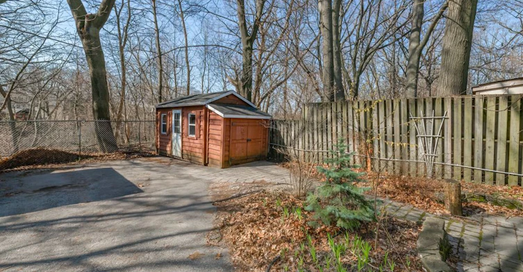 Upper-837 Kingston Road, Toronto, ON, M4E 1R9 - 17