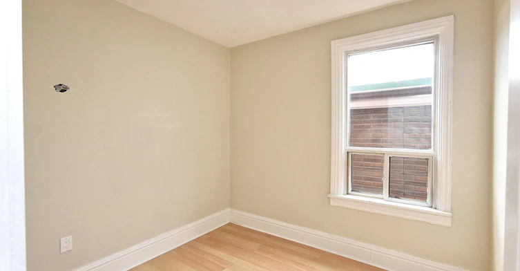 Upper#2-1932 Queen Street E, Toronto, ON, M4L 1H6 - 3