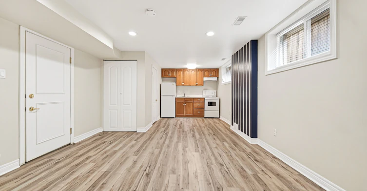 R2-454 Donlands Avenue, Toronto, ON, M4J 3S5