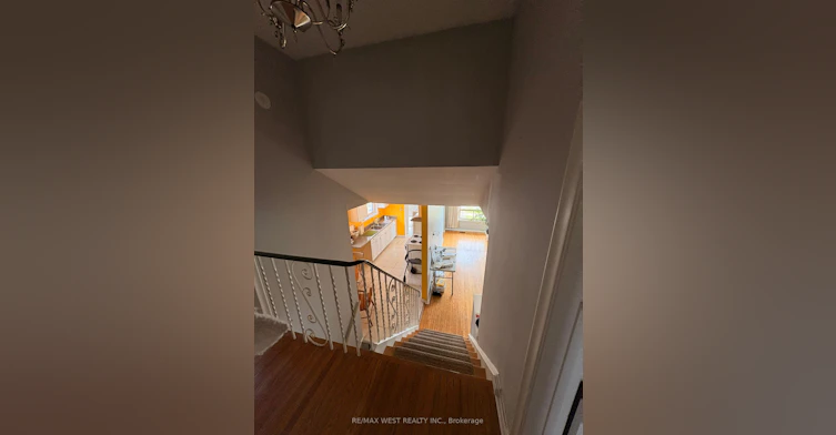 9 Syracuse Crescent, Toronto, ON, M1E 2G7 - 8