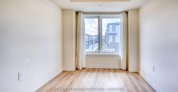 324-1695 Dersan Street, Pickering, ON, L1X 0S9 - 11