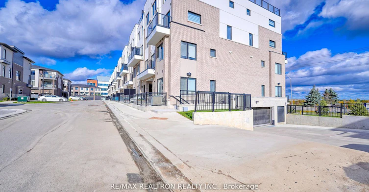 324-1695 Dersan Street, Pickering, ON, L1X 0S9 - 2